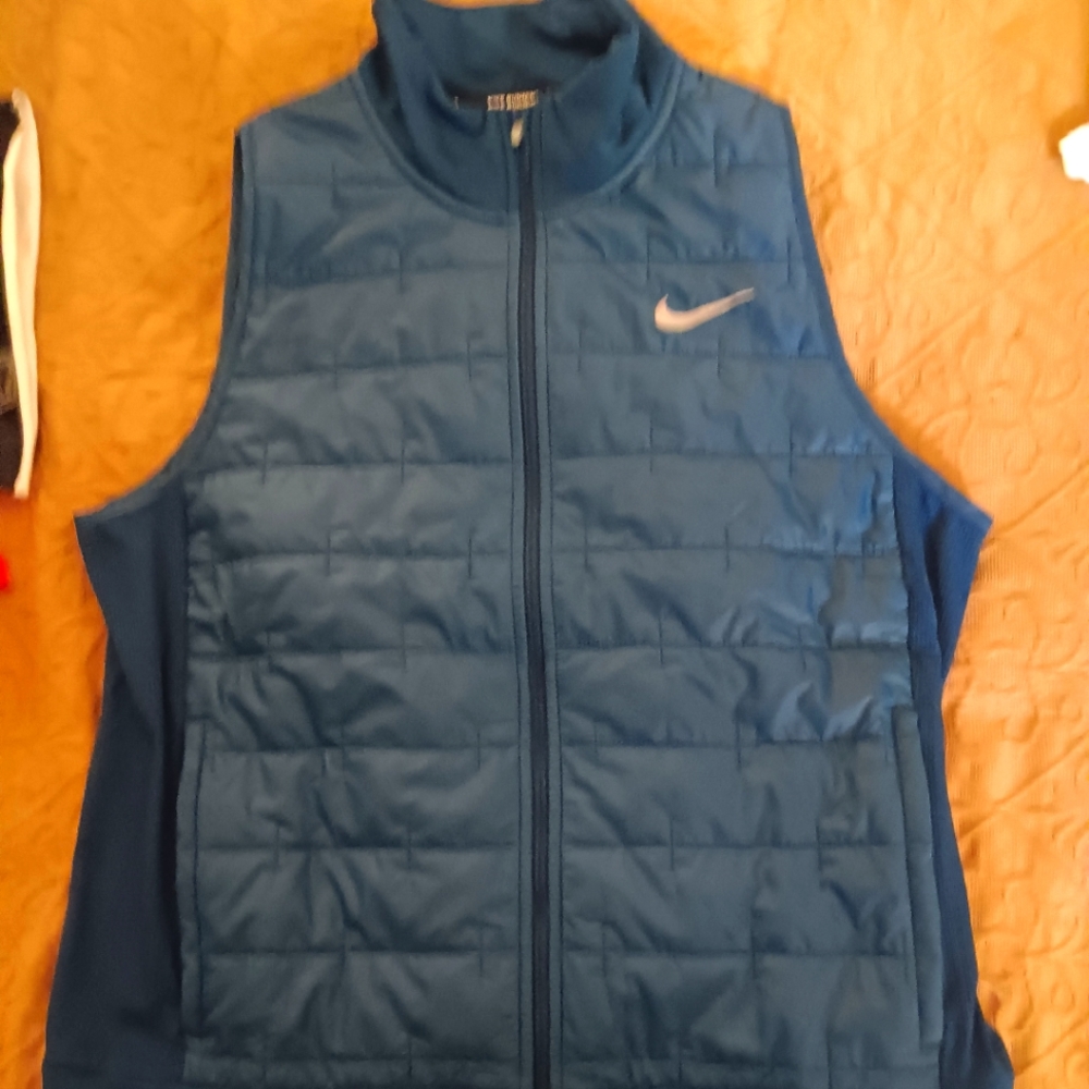 Nike vest